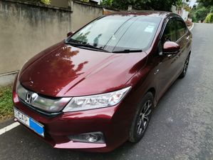 Honda Grace 2015