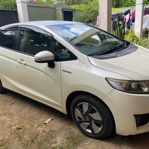 Honda Fit GP5 L Grade 2014 - Image 2