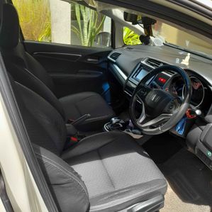 Honda Fit GP5 L Grade 2014 - Image 4