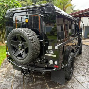 Land Rover Defender 2.2 TDCI 1990 - Image 2