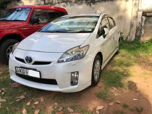 Toyota Prius S Touring 2011