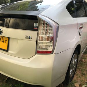 Toyota Prius S Touring 2011 - Image 2