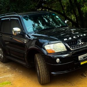 Mitsubishi Montero V77 2003 - Image 2