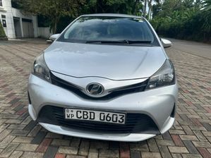 Toyota Vitz 2015
