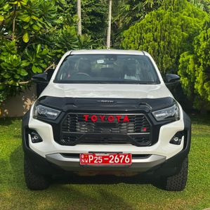 Toyota Hilux GR Sport 2025 - Image 2