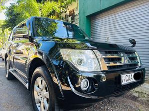 Mitsubishi Montero 2013