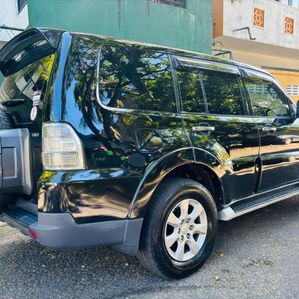 Mitsubishi Montero 2013 - Image 2