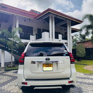 Toyota Land Cruiser Prado 2017 - Image 3