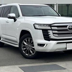 Toyota Land Cruiser Prado 300 ZX Edition 2024 - Image 3
