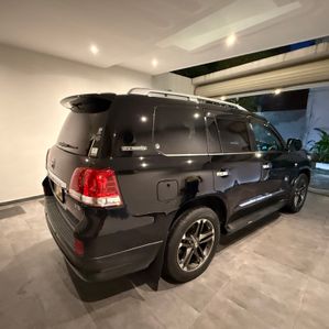 Toyota Land Cruiser Sahara URJ 202 2011 - Image 2