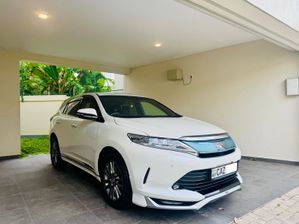 Toyota Harrier Premium Plus 2017