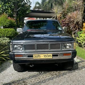 Nissan Double cab D21 1988 - Image 2