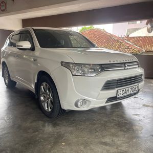 Mitsubishi Outlander 2014 - Image 2