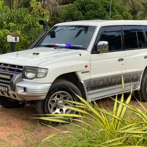 Mitsubishi Pajero Montero 2000 - Image 2