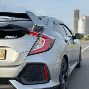 Honda Civic EX UK 2018 - Image 3