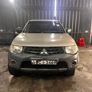 Mitsubishi L200 2011 - Image 2