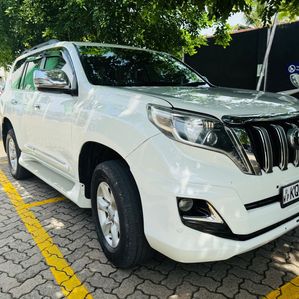 Toyota Land Cruiser Prado 150 2010 - Image 2
