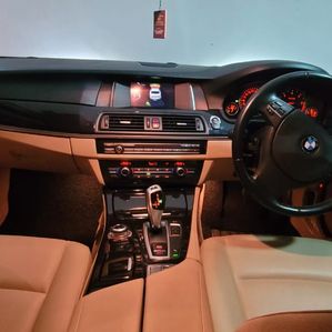 BMW 520d 2015 - Image 2