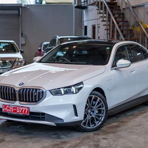 BMW i5 First Edition 2024 - Image 2