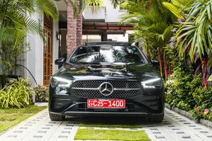 Mercedes Benz CLA 180 AMG Premium Plus 2024