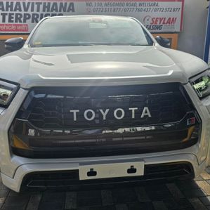 Toyota Hilux Z. GR-Sport Japan 2023 - Image 2