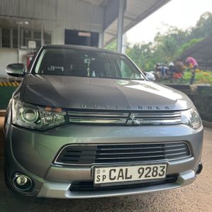 Mitsubishi Outlander 2015 - Image 2