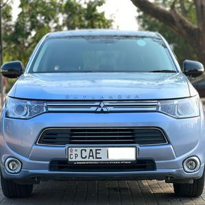 Mitsubishi Outlander PHEV 2013 - Image 3