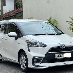 Toyota Sienta 7 Seater Full Option 2015 - Image 3