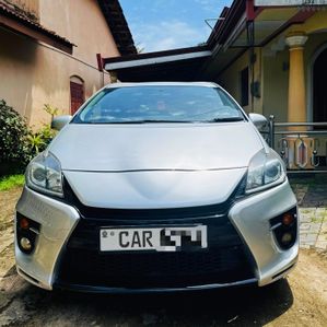 Toyota Prius G Sports 2013 - Image 2