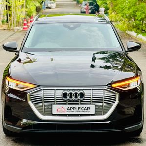 Audi e-tron Q8 2024 - Image 2