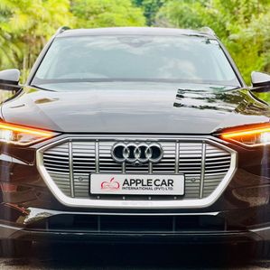 Audi e-tron Q8 2024 - Image 3