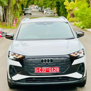 Audi Q4 E-Tron S Line Vorsprung Fly Loaded 2024 - Image 2