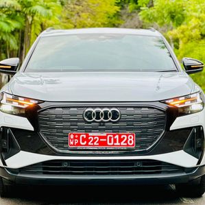 Audi Q4 E-Tron S Line Vorsprung Fly Loaded 2024 - Image 3