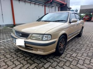 Nissan Sunny 2001