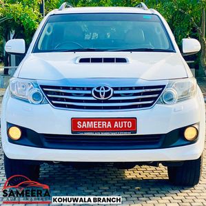 Toyota Fortuner DIESEL 2013 - Image 3