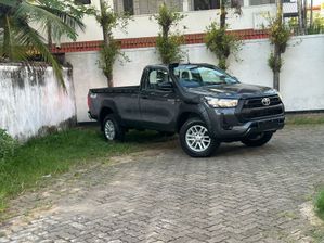 Toyota Hilux Revo Single Cab 4x4 2025