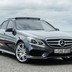 Mercedes Benz E300 AMG 2015 - Image 2