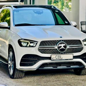 Mercedes Benz GLE 300D AMG TECH Premium 2.0 2019 - Image 3
