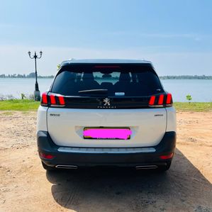 Peugeot 5008 2019 - Image 2