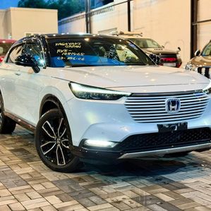 Honda Vezel Z Play Moon Roof 2023 - Image 2