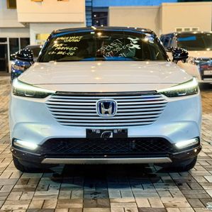 Honda Vezel Z Play Moon Roof 2023 - Image 3