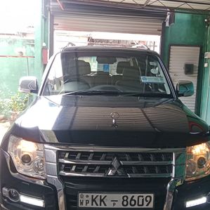 Mitsubishi Montero V6 2011 - Image 3