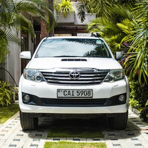 Toyota Fortuner 2015 - Image 2