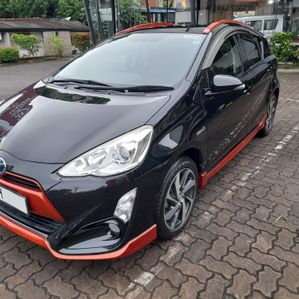 Toyota Aqua X Urban 2015 - Image 3