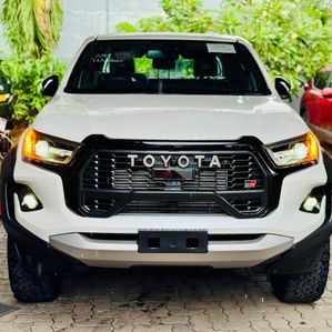 Toyota Hilux GR Sport 2.8Di B/NEW 2025 - Image 3