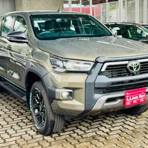 Toyota Hilux Rocco Revo 2.8Di B/N 2025 - Image 2