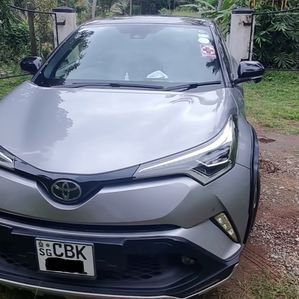 Toyota CHR NGX 50 2017 - Image 2