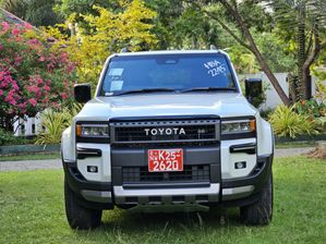 Toyota Land Cruiser Prado TRJ250 2024