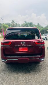 Toyota Land Cruiser Sahara 2023