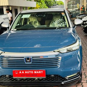 Honda Vezel Z Play two Tone BNew 2024 - Image 3